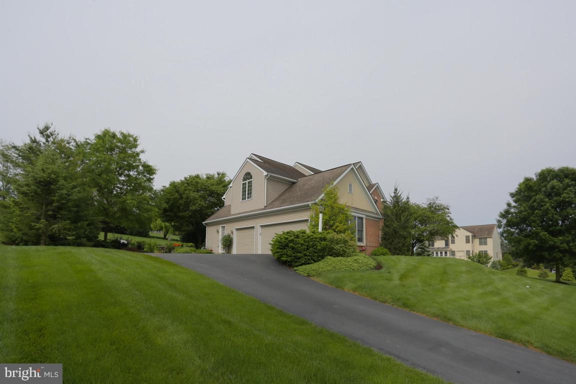 2110 Meadow Ridge Drive Lancaster, PA 17601 - Photo 3 of 52 Gallery Image 3