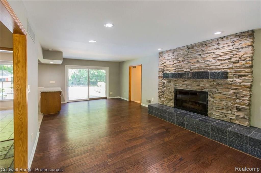 29075 Summerwood Road Farmington, MI 48334 - Photo 5 of 41