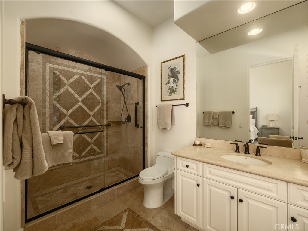 7150 St Andrews Road Rancho Santa Fe, CA 92067 - Photo 27 of 34 1 of 3 Guest Baths