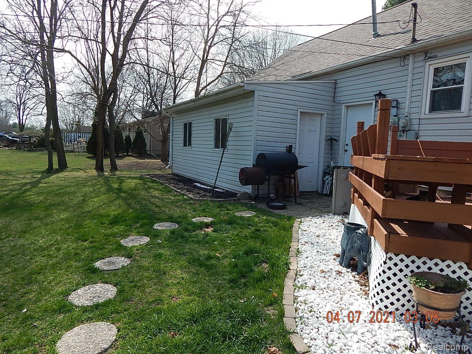 3090 Gruber Road Monroe, MI 48162 - Photo 10 of 61 DSCN4734 - Copy.JPG