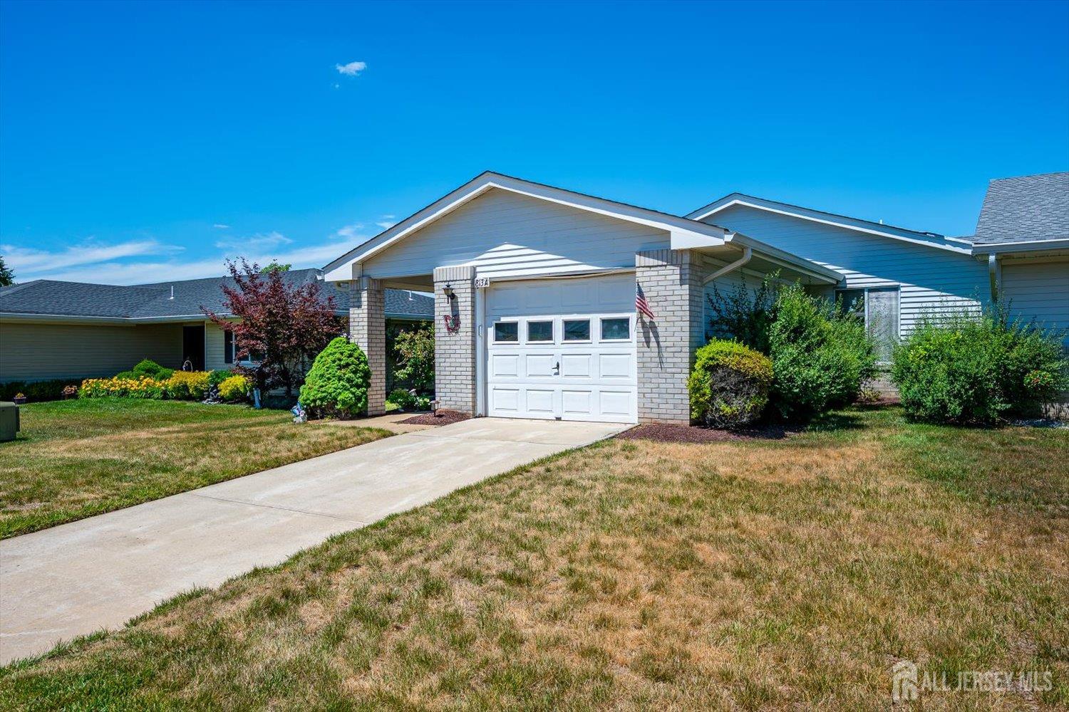 813 A Deal Road Monroe Township, NJ 08831 - Photo 2 of 27