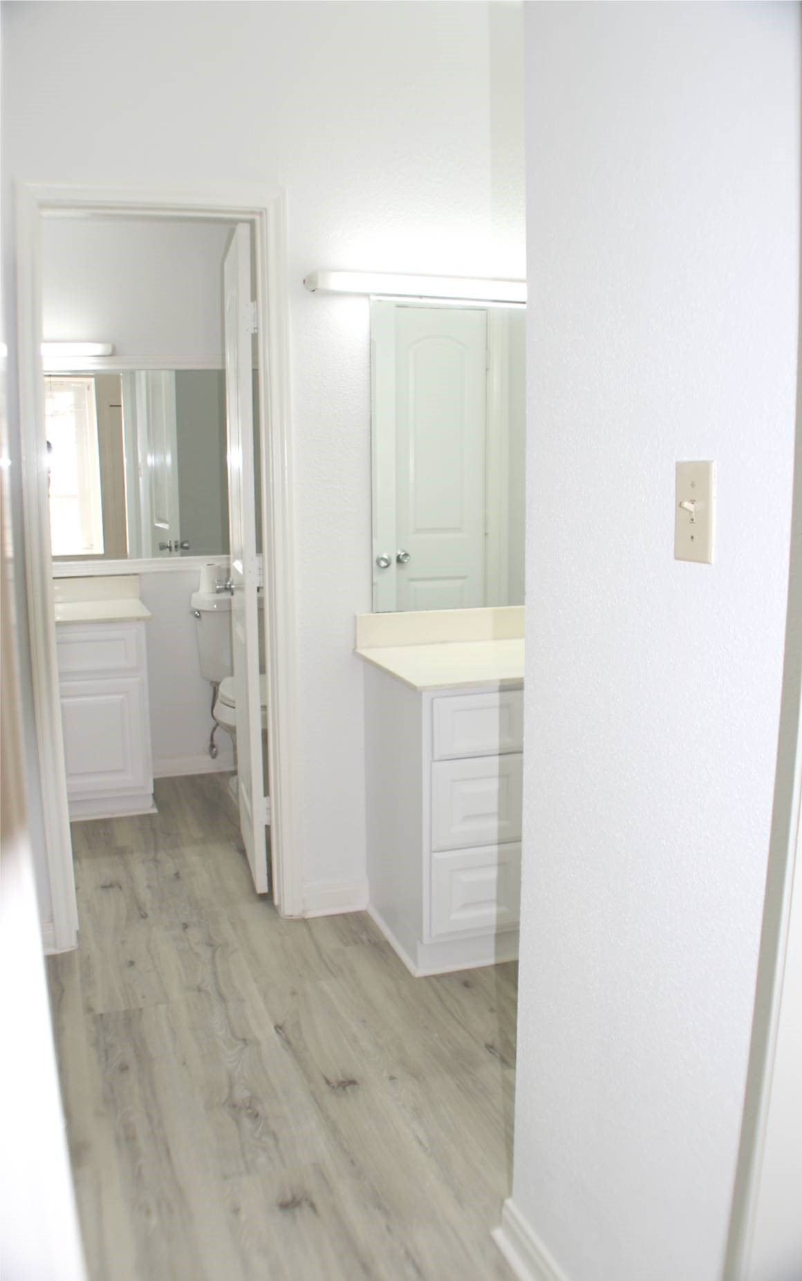 2425 Underwood Street, Unit 157 Houston, TX 77030 - Photo 15 of 20 Powder Room