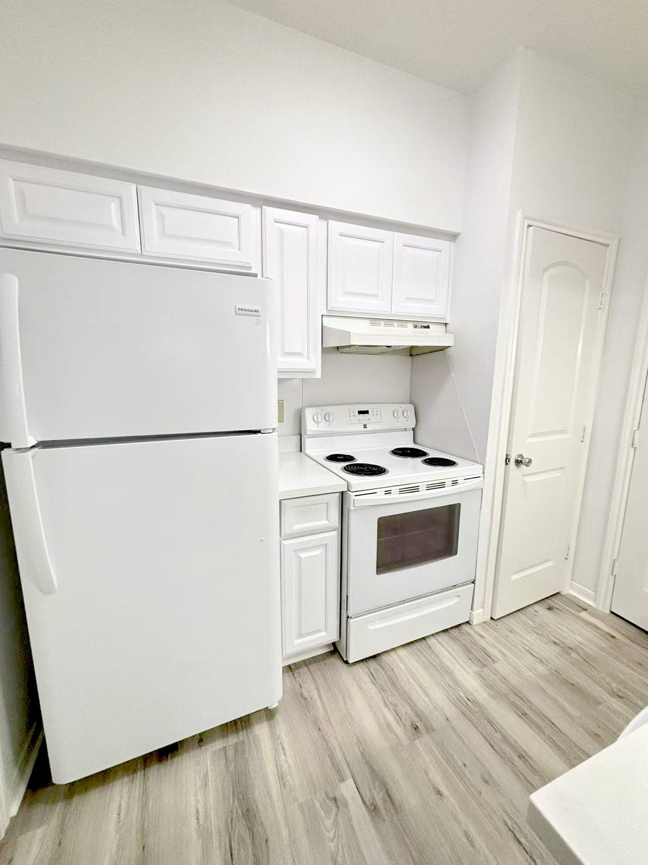 2425 Underwood Street, Unit 157 Houston, TX 77030 - Photo 3 of 20 Kitchen