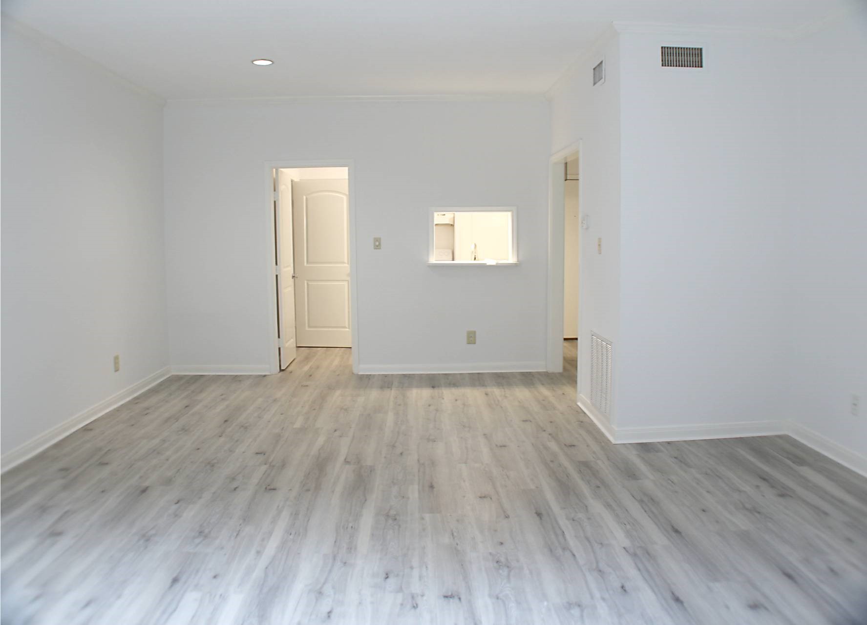 2425 Underwood Street, Unit 157 Houston, TX 77030 - Photo 9 of 20 Living Room