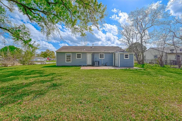 $1,700 | 5315 Bellfort Court, Houston, TX 77033