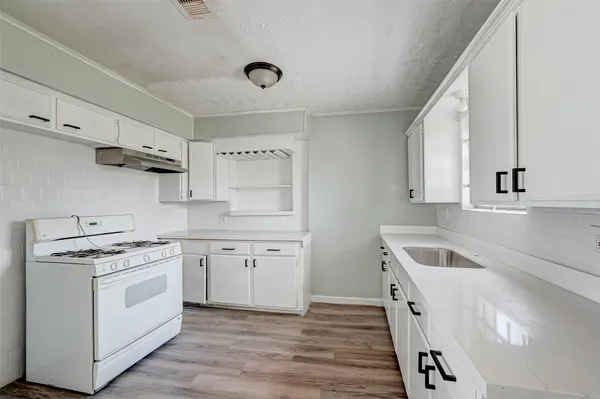 $1,700 | 5315 Bellfort Court, Houston, TX 77033
