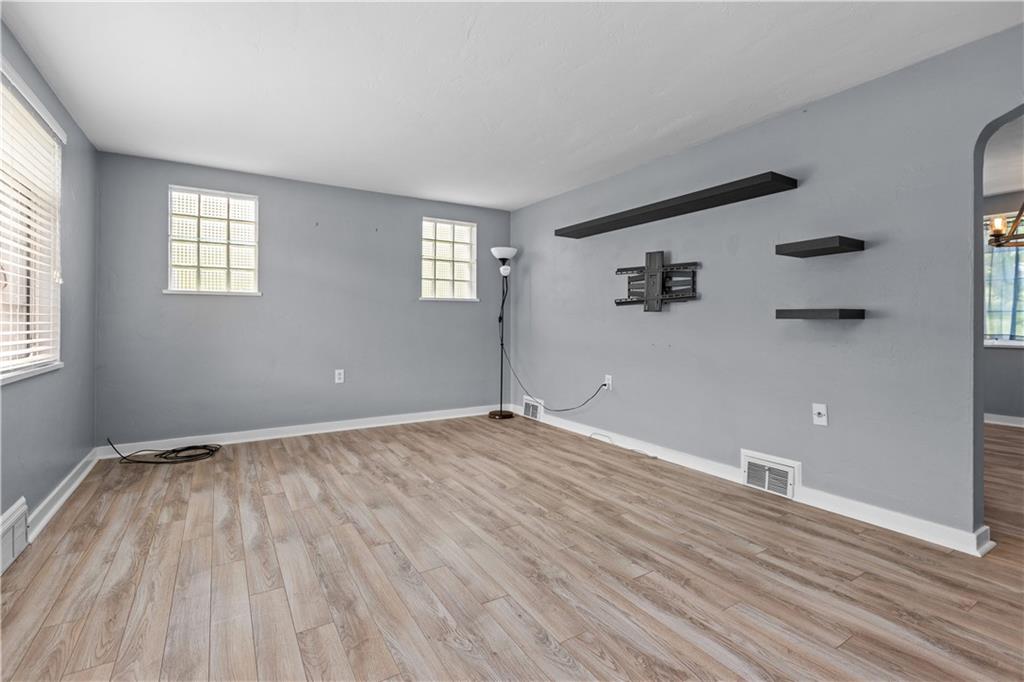 411 Horning Road Pittsburgh, PA 15236 - Photo 11 of 35 Gallery Image 11