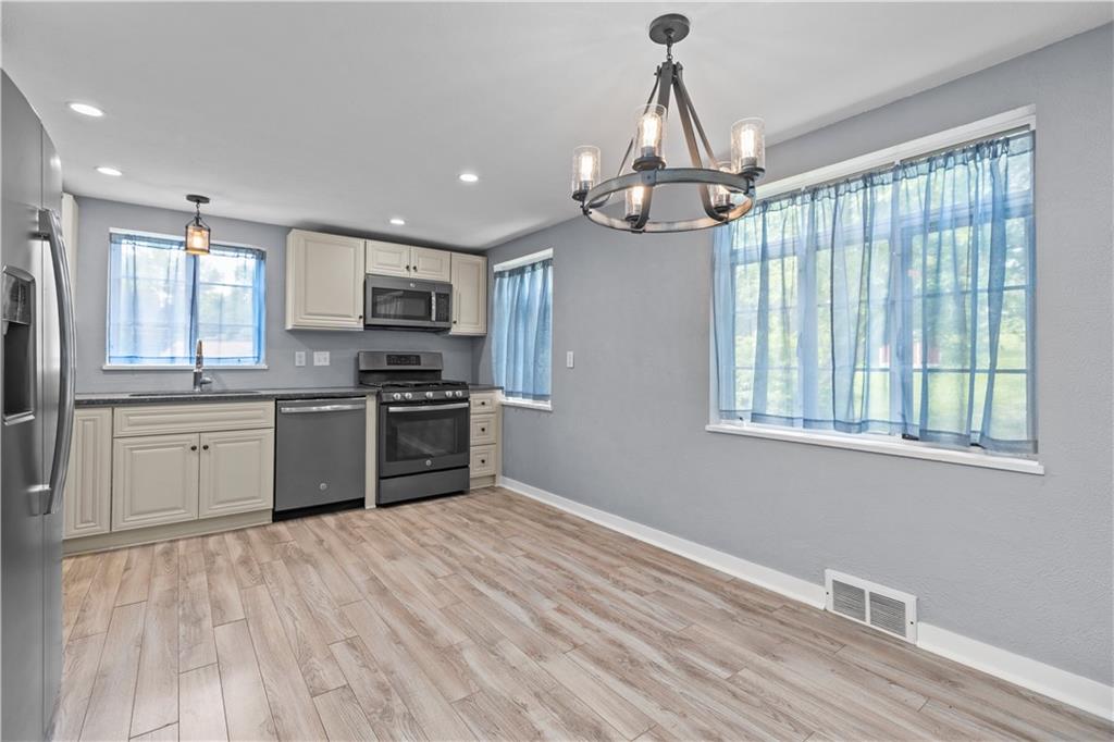 411 Horning Road Pittsburgh, PA 15236 - Photo 7 of 35 Gallery Image 7