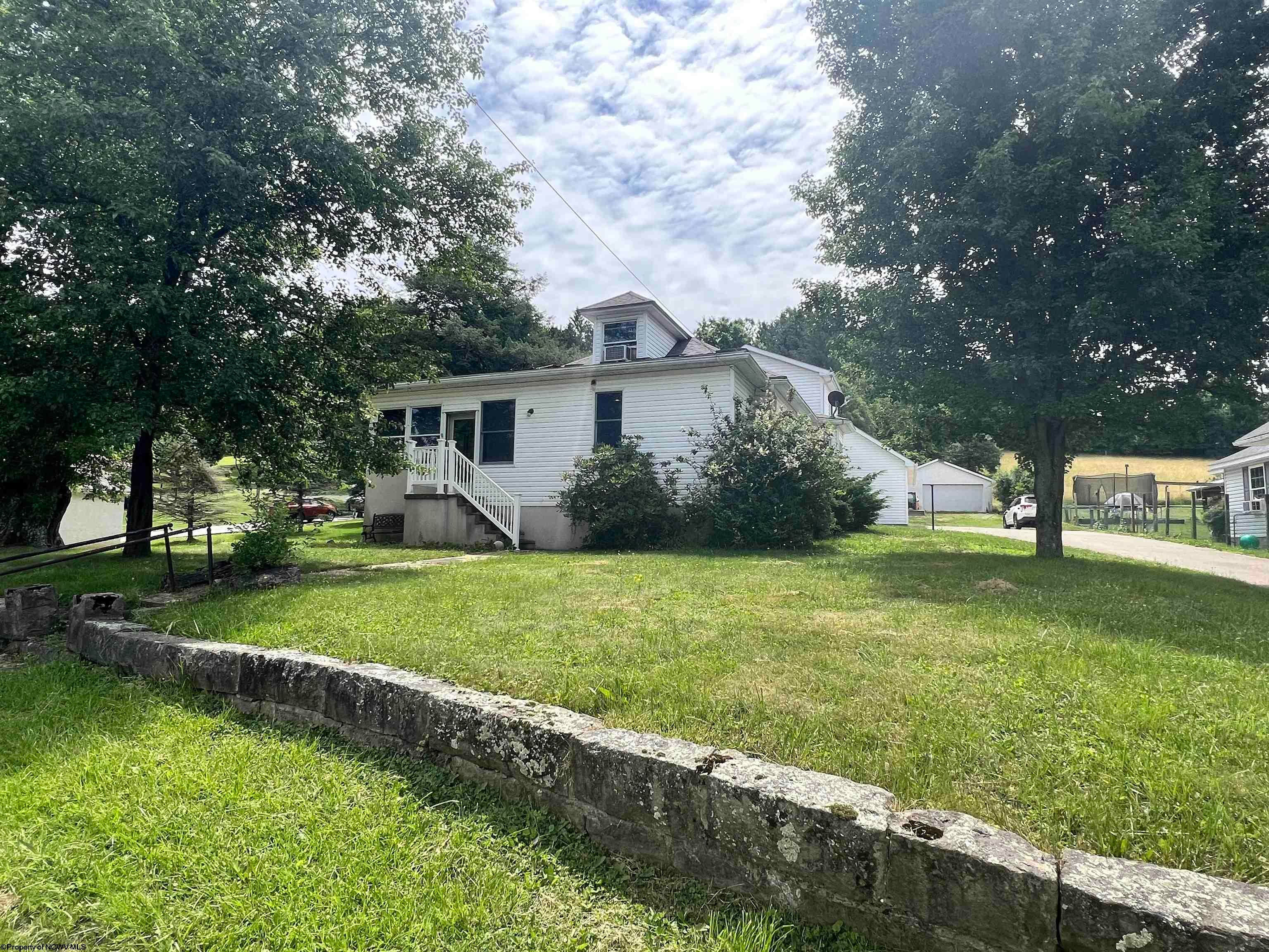 172 Haymond Road Grafton, WV 26354 - Photo 2 of 30 Gallery Image 2