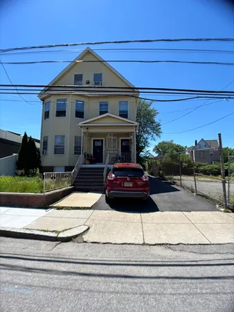 $3,200 | 77 Bigelow Avenue, Unit 2, Watertown, MA 02472
