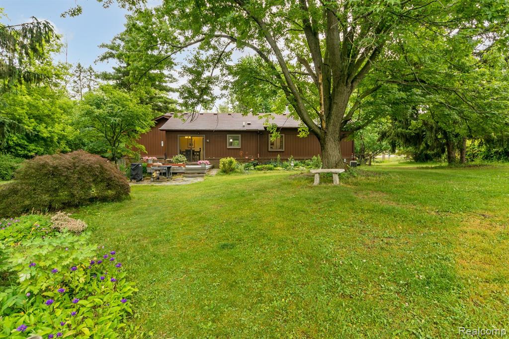 46210 West 11 Mile Road Novi, MI 48374 - Photo 46 of 97