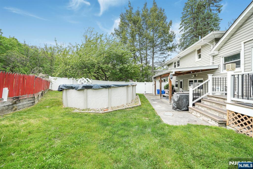 22 Federal Hill Road Pompton Lakes, NJ 07442 - Photo 32 of 40