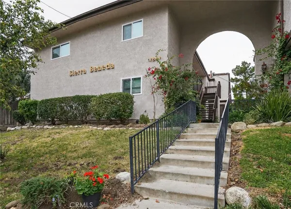 $379,000 | 17847 Beneda Lane, Unit 16, Canyon Country, CA 91351