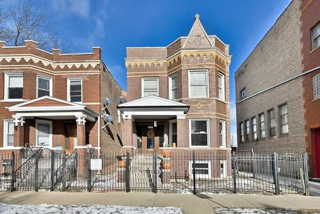 $690,000 | 3754 West Belden Avenue, Chicago, IL 60647