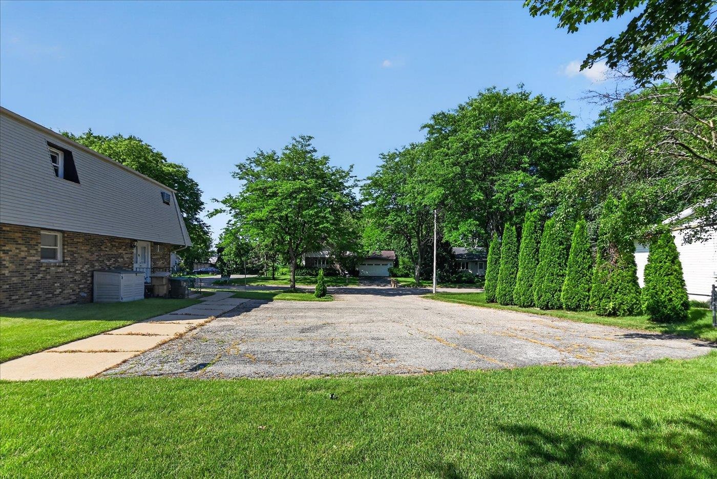 5110 Pebblebrook Drive Madison, WI 53716 - Photo 6 of 45