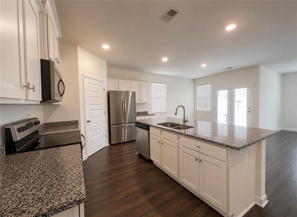 236 Sullivan Street Hampton, GA 30228 - Photo 6 of 13 Gallery Image 6