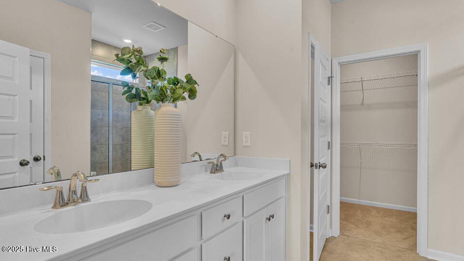 8667 Baton Rouge Avenue Northwest Calabash, NC 28467 - Photo 11 of 17 crs_1946_pic_stphillips_owners_bath_2of3