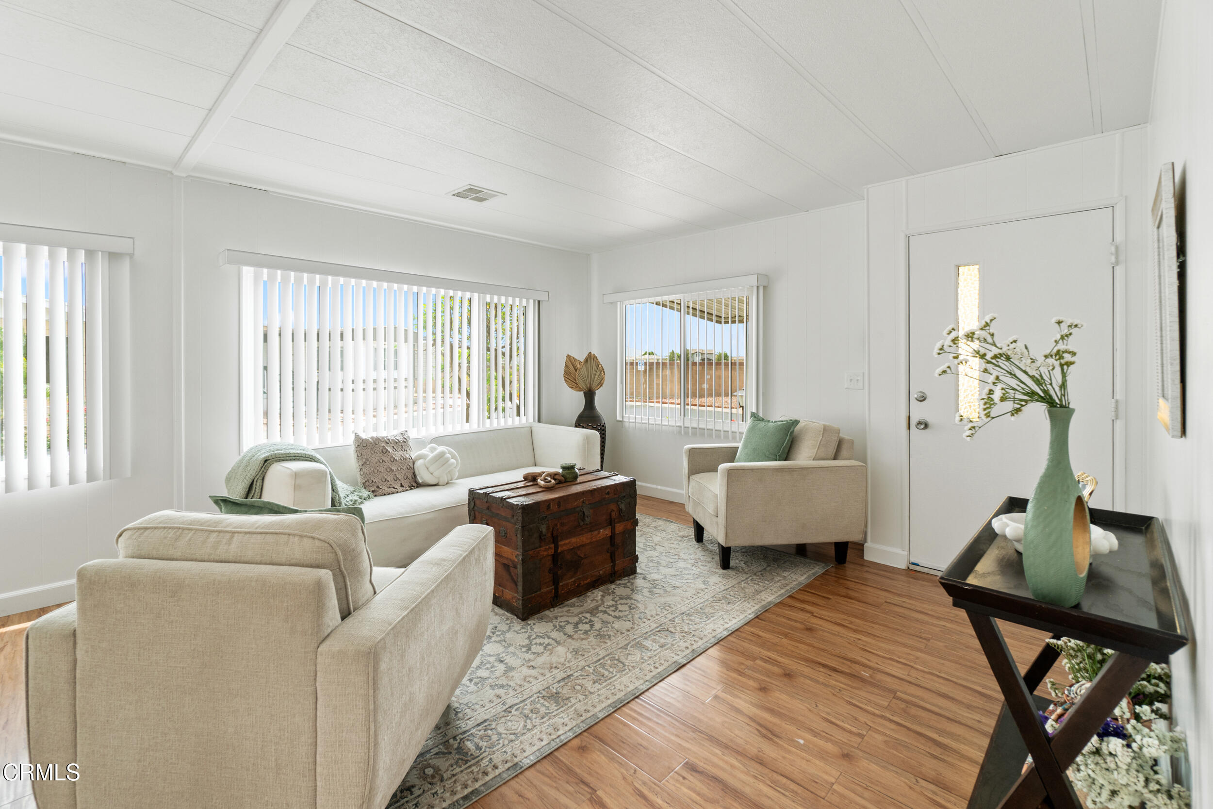 250 East Telegraph Road, Unit 40 Fillmore, CA 93015 - Photo 5 of 25 Living Space