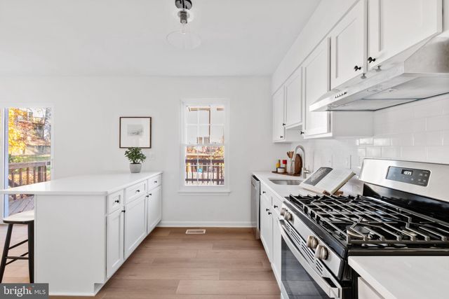 $700,000 | 7816 Wintercress Lane, Springfield, VA 22152