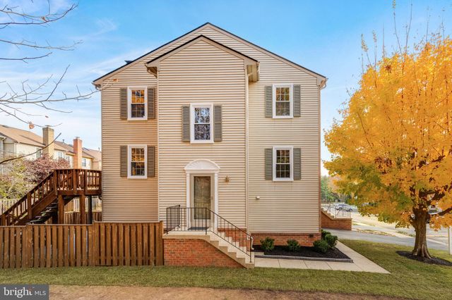 $700,000 | 7816 Wintercress Lane, Springfield, VA 22152