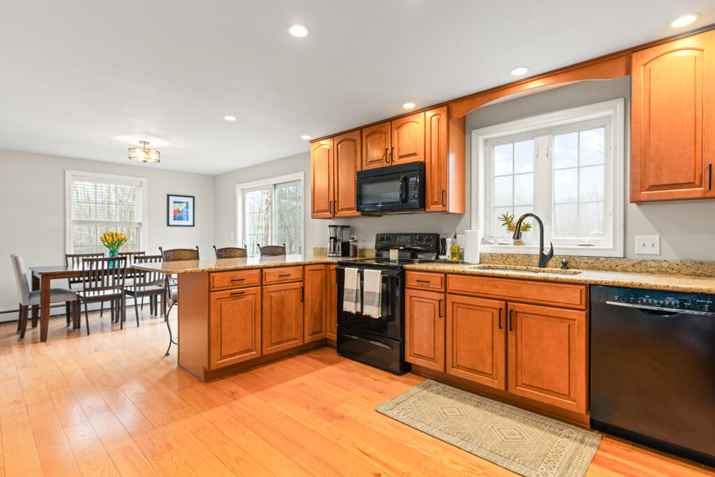 21 South Ridge Drive Standish, ME 04084 - Photo 8 of 65 DSC01501