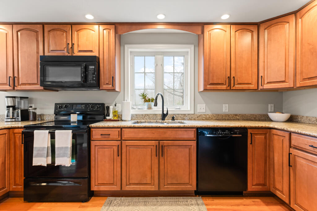 21 South Ridge Drive Standish, ME 04084 - Photo 9 of 65 DSC01505