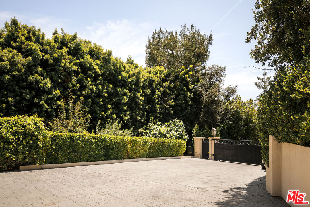 9575 Lime Orchard Road Beverly Hills, CA 90210 - Photo 4 of 49