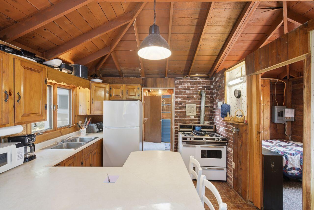 21 Haskell Avenue Raymond, ME 04071 - Photo 9 of 43 3G0A5417
