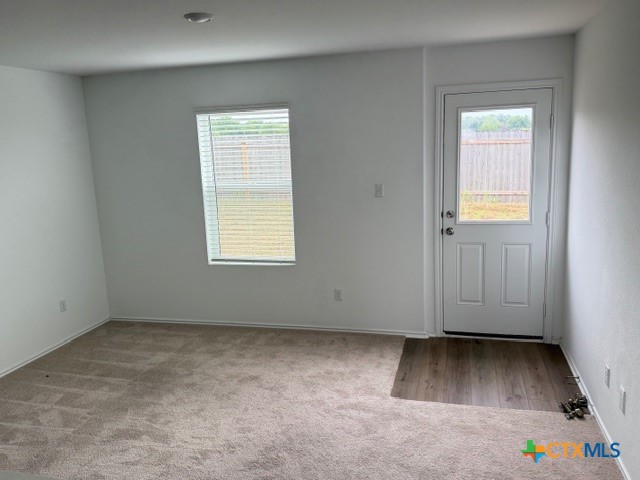 460 Marty Allen Loop Jarrell, TX 76537 - Photo 2 of 11 Living Room