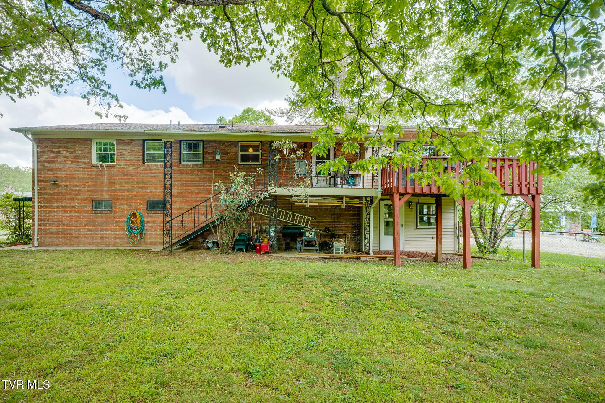 824 Balsam Circle Erwin, TN 37650 - Photo 32 of 36 032