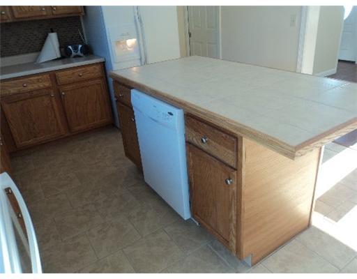 401 Stream Road Winterport, ME 04496 - Photo 3 of 21 Kitchen.