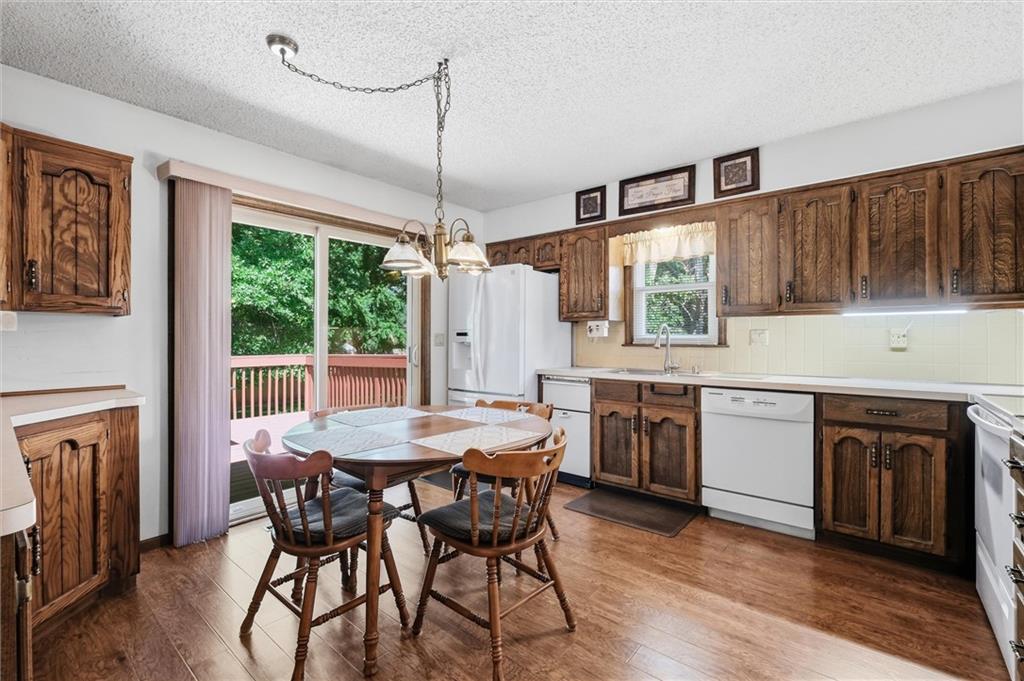 2728 Queen Ridge Drive Independence, MO 64055 - Photo 12 of 36