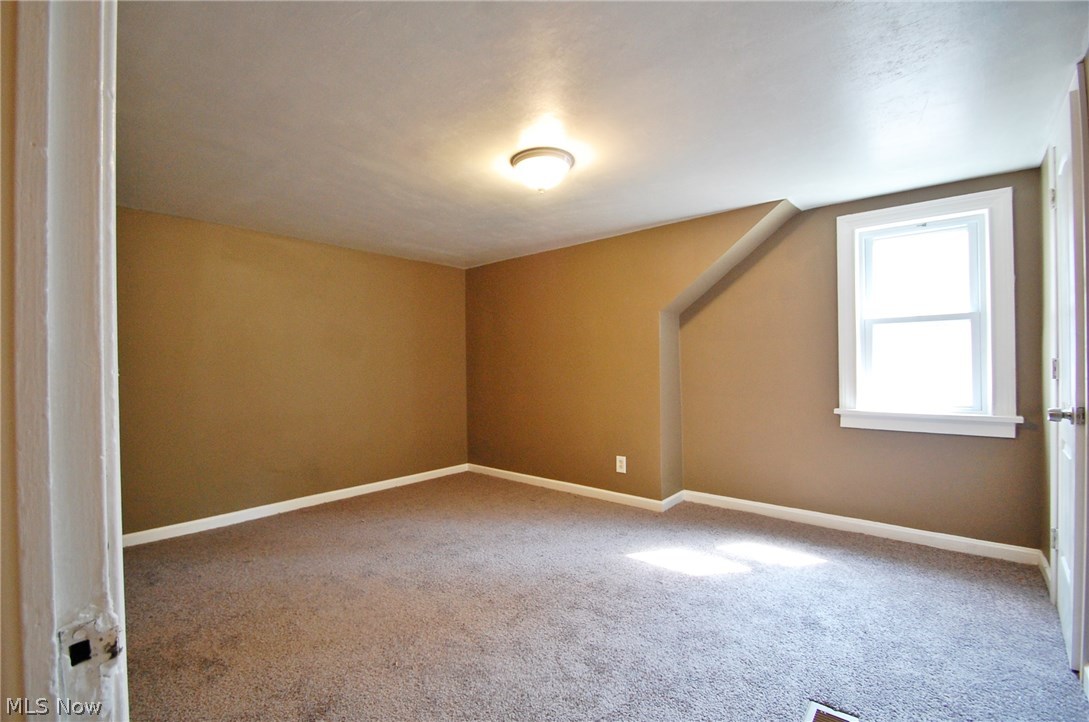 805 South Green Road Cleveland, OH 44121 - Photo 12 of 17