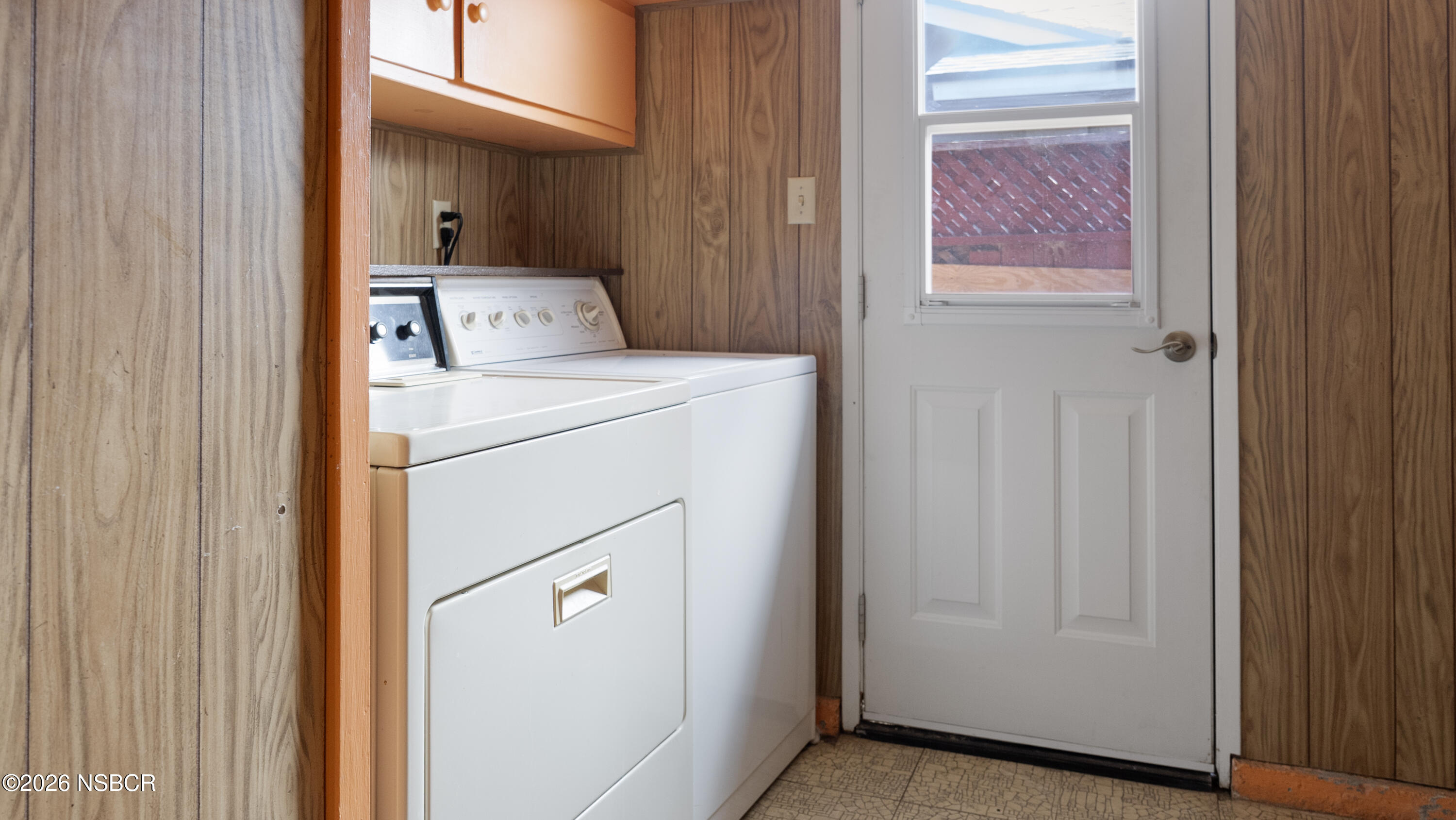 1312 North First Place Lompoc, CA 93436 - Photo 30 of 38 a utility room with dryer and washer