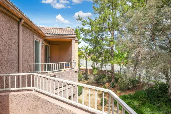 $340,000 | 2275 Del Mar Way, Unit 306, Corona, CA 92882