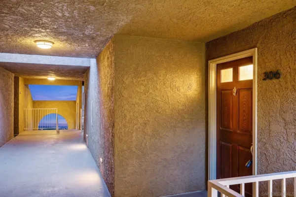 $340,000 | 2275 Del Mar Way, Unit 306, Corona, CA 92882