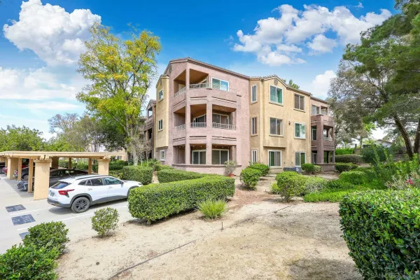 $340,000 | 2275 Del Mar Way, Unit 306, Corona, CA 92882