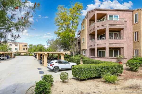 $340,000 | 2275 Del Mar Way, Unit 306, Corona, CA 92882