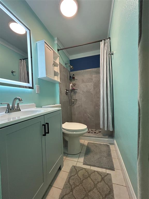 9548 Richmond Circle Boca Raton, FL 33434 - Photo 37 of 38 a bathroom with a granite countertop toilet a sink and a mirror