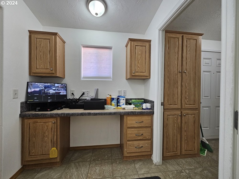 31 North Frontage Road Wamic, OR 97063 - Photo 11 of 31 Gallery Image 11