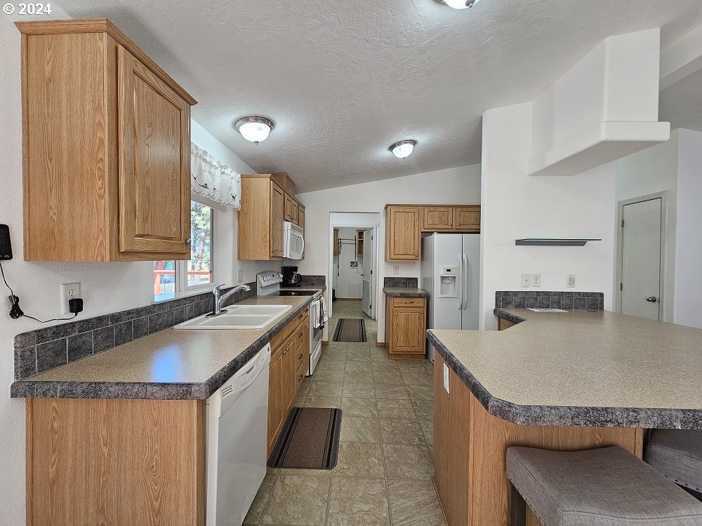 31 North Frontage Road Wamic, OR 97063 - Photo 9 of 31 Gallery Image 9