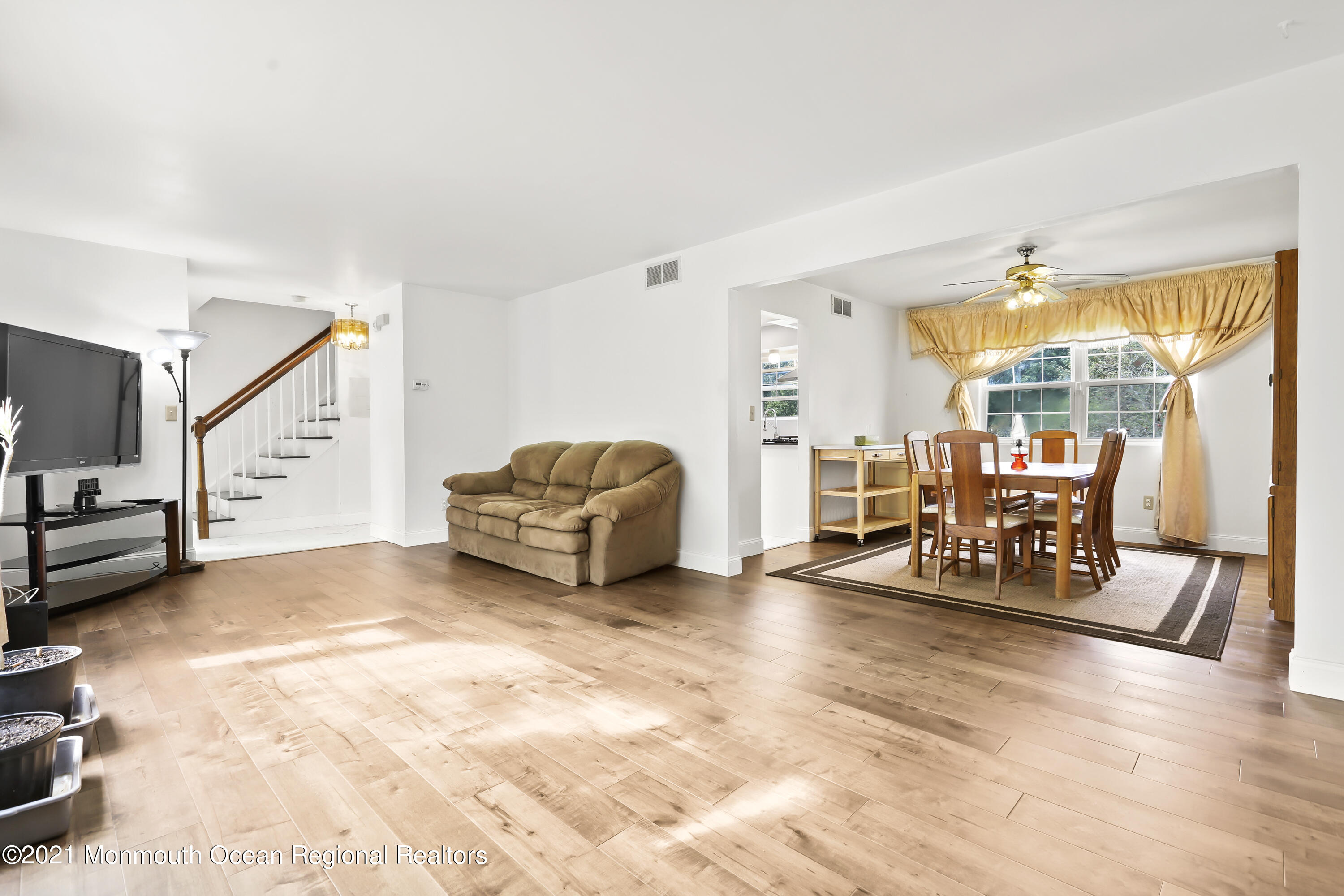 760 Farmingdale Road Jackson, NJ 08527 - Photo 5 of 29 living room