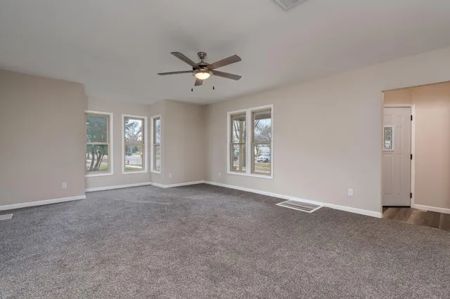 $299,900 | 212 North Murphy Street, Lake Crystal, MN 56055