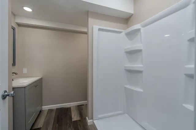 $299,900 | 212 North Murphy Street, Lake Crystal, MN 56055