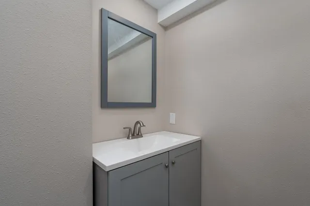 $299,900 | 212 North Murphy Street, Lake Crystal, MN 56055