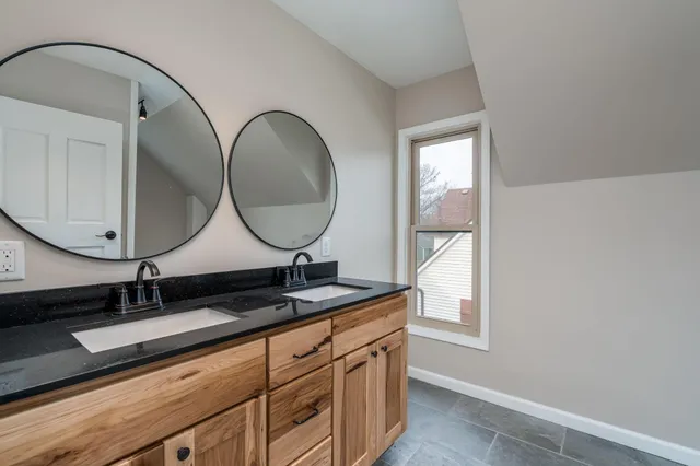 $299,900 | 212 North Murphy Street, Lake Crystal, MN 56055