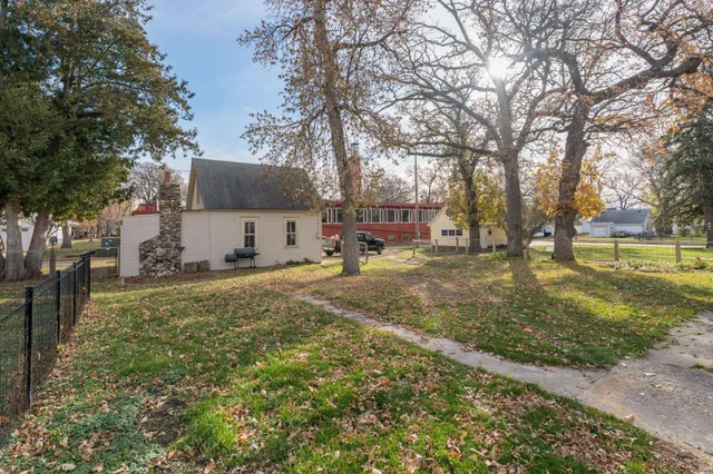 $299,900 | 212 North Murphy Street, Lake Crystal, MN 56055