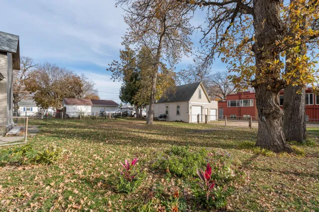 $299,900 | 212 North Murphy Street, Lake Crystal, MN 56055