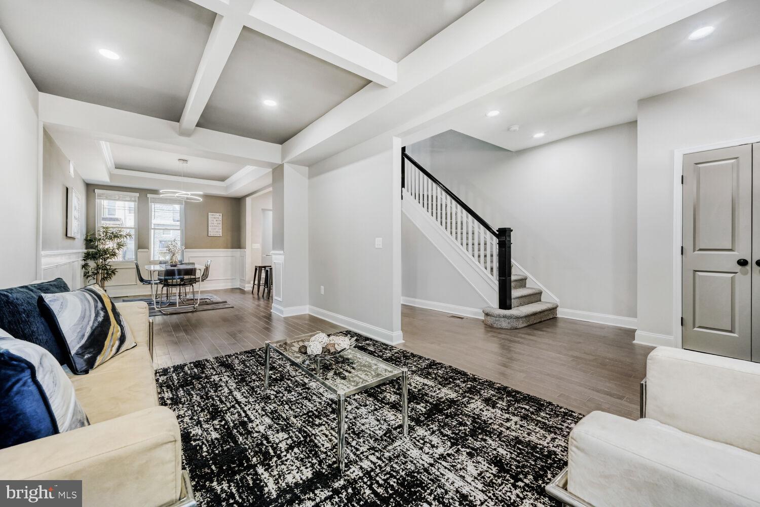 406 Lyndhurst Street Baltimore, MD 21229 - Photo 3 of 22