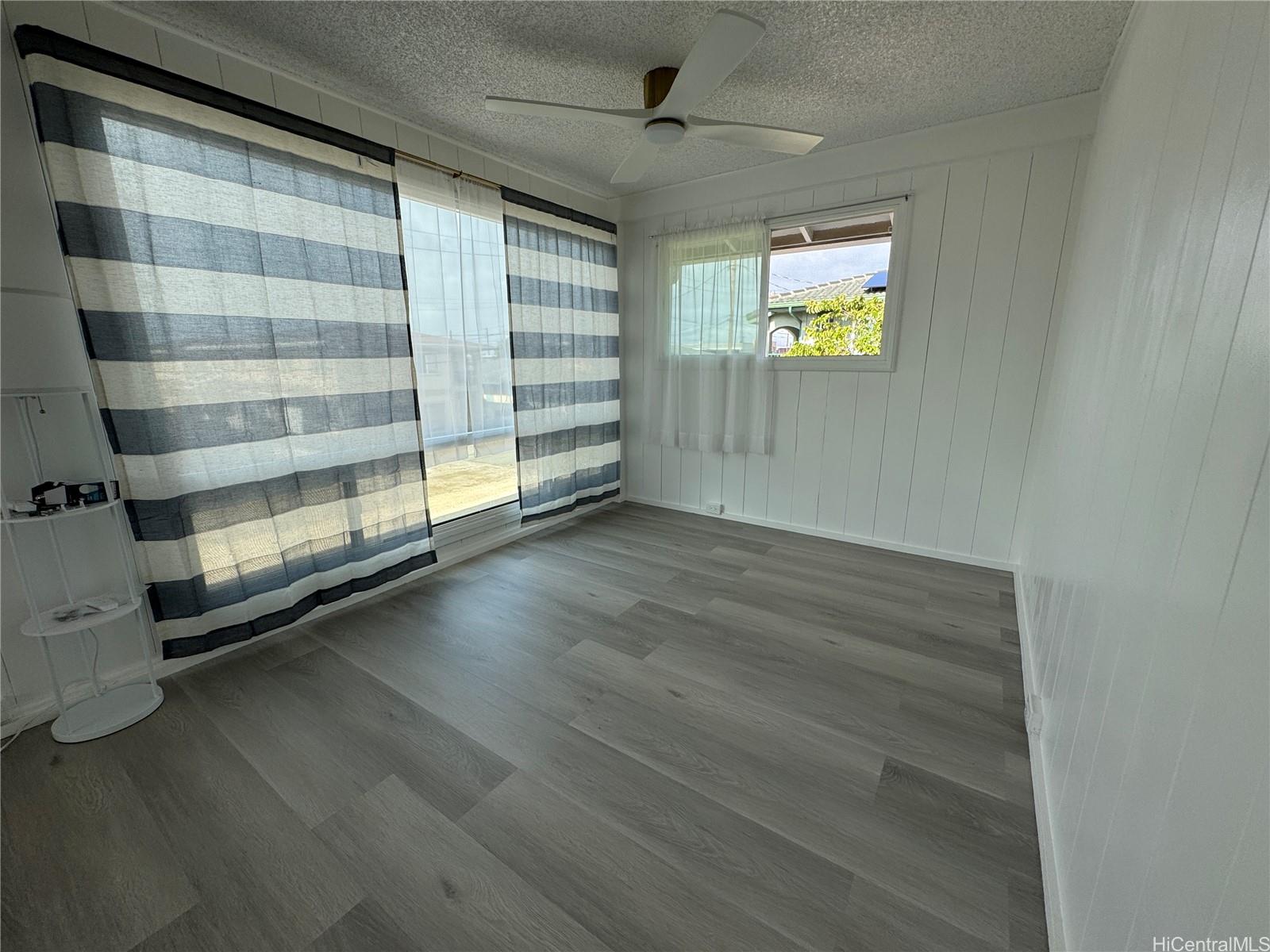 2326 Rose Street Honolulu, HI 96819 - Photo 10 of 19 en empty room with windows